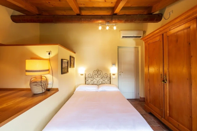Economy room