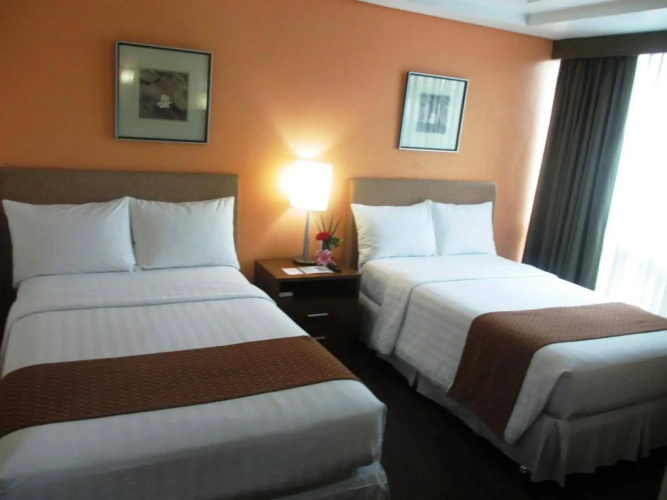 Crown Regency Hotel Makati