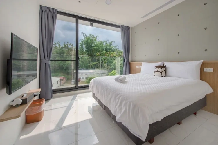 Standard Family room with balcony and with lake view