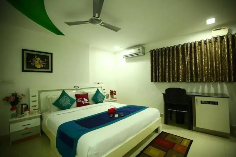 OYO 1223 Maruthi Residency