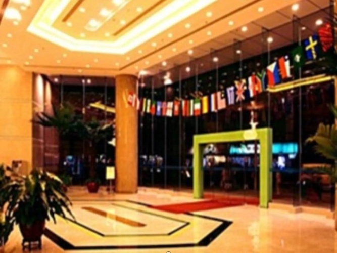 Skyline Plaza Hotel