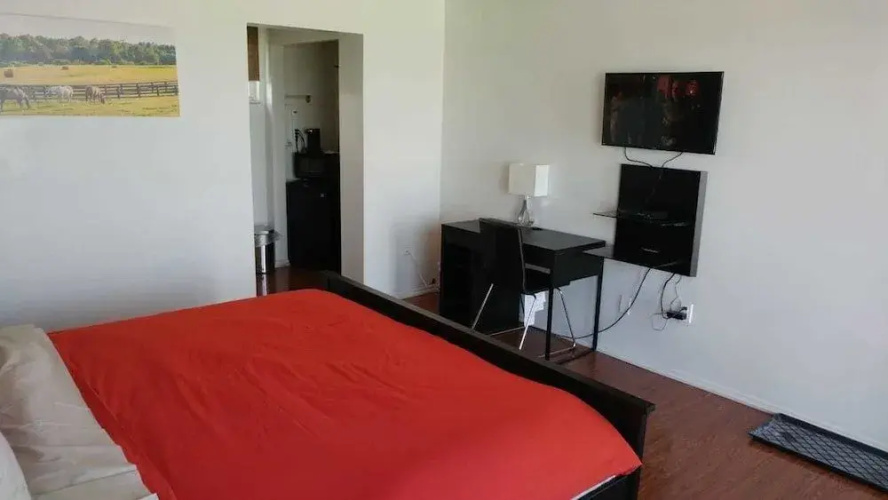 Skyview Motel