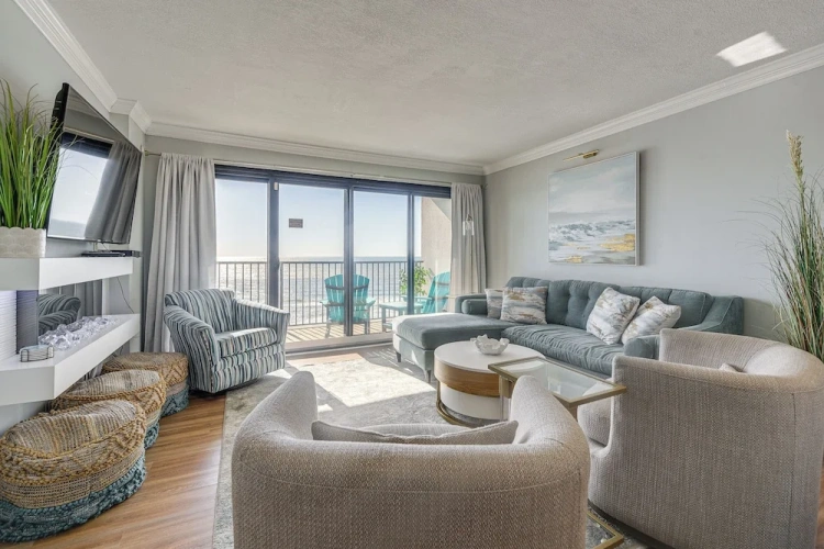3 Bedrooms Apartment