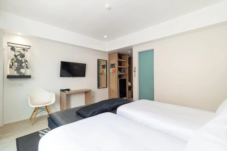 Deluxe Twin room with balcony
