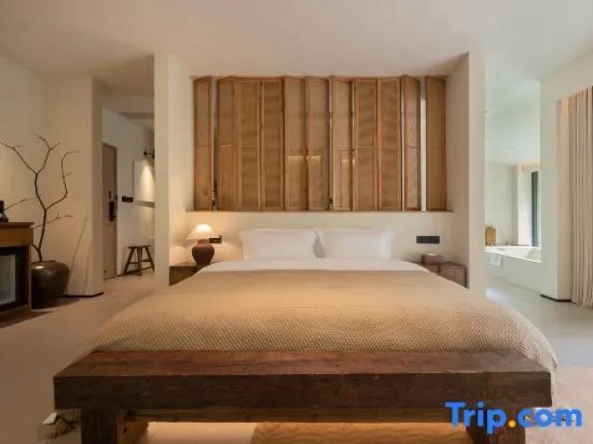 Suite with balcony and with view