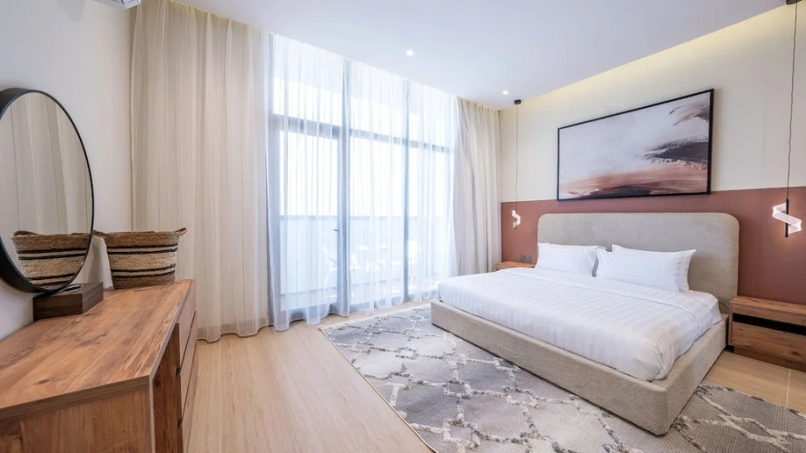 3 Bedrooms Apartment