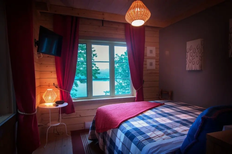 Standard Double room with lake view