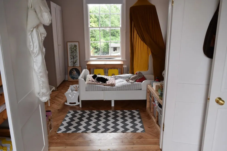 4 Bedroom House in Hackney