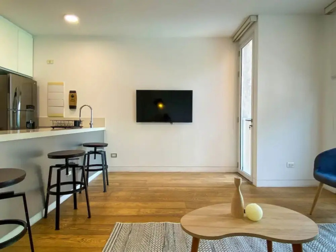 w Bright 2BR Duplex With Balcony in Barranco