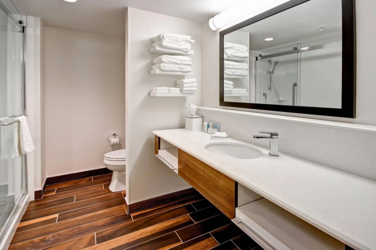 Hampton Inn & Suites by Hilton Medicine Hat photo 10