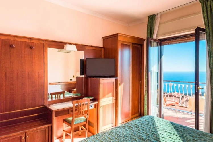 Standard Double room with sea view