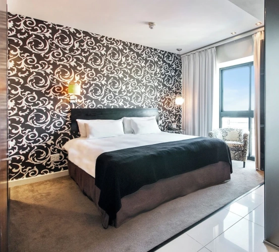 2 Bedrooms Penthouse Apartment with balcony