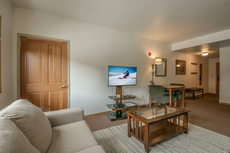 Gateway Lodge 5031