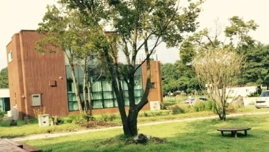 Aewol Zapari House