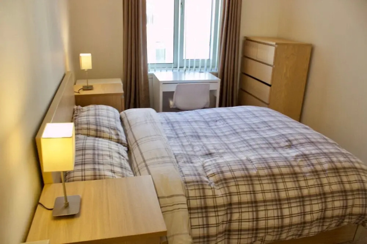2 Bedroom Flat In Leafy Morningside