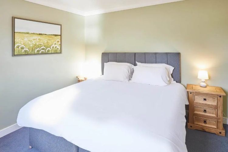 Host Stay Holmedene