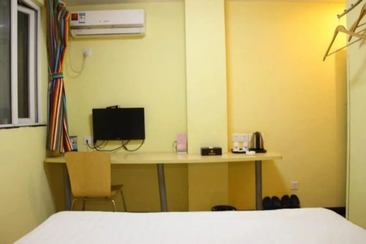Super 8 Hotel