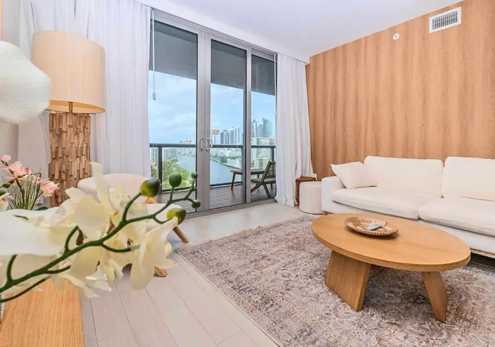 Luxury Ocean Views Apt 1208
