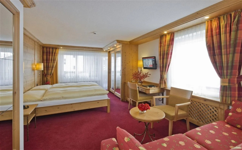 Hotel Holiday