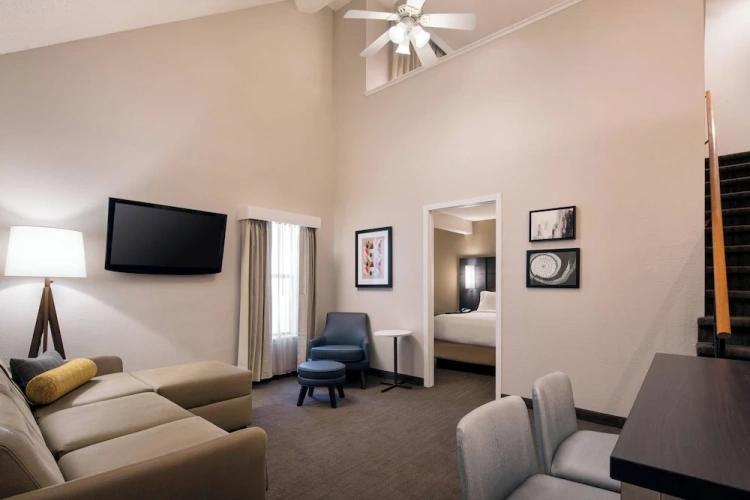 2 Bedrooms Suite