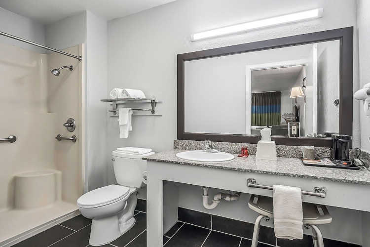 Rodeway Inn & Suites