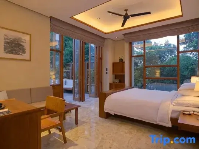 Single Suite with river view