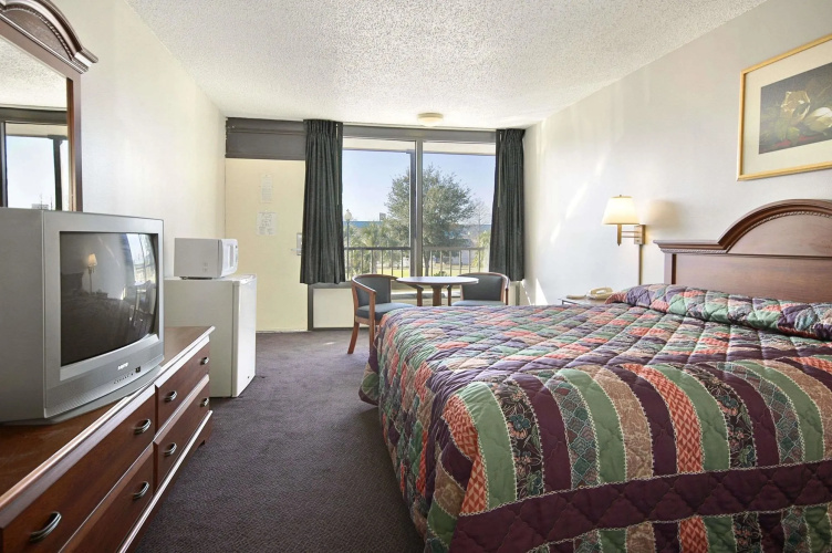 Port Allen Inn