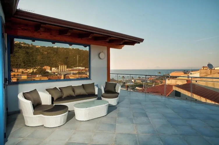 1 Bedroom Apartment with partial sea view
