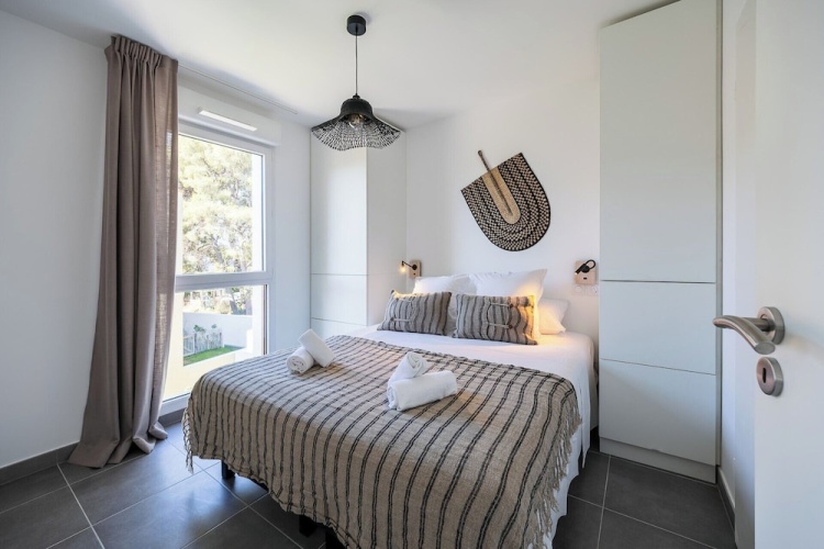 3 Bedrooms Apartment
