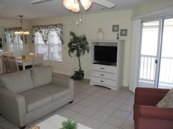 2607m 1 Bedroom Condo by RedAwning