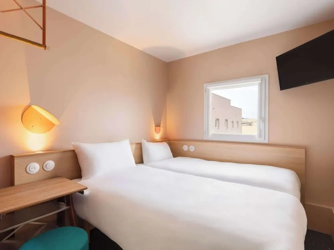 Pop Twin room