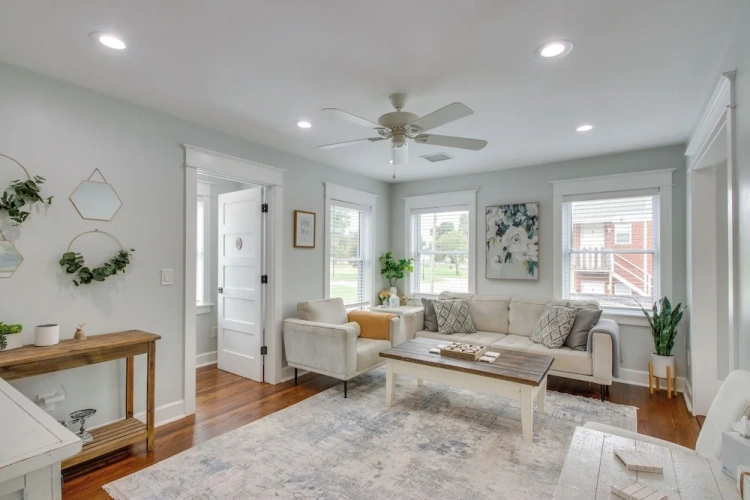 2 Bedrooms Apartment