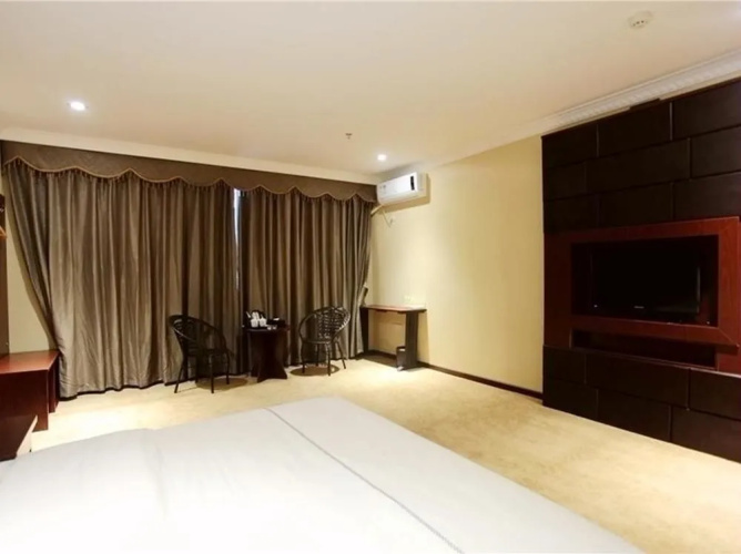 M.R Hotel