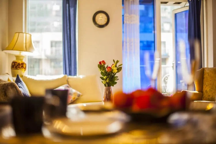 2 Bedrooms Apartment