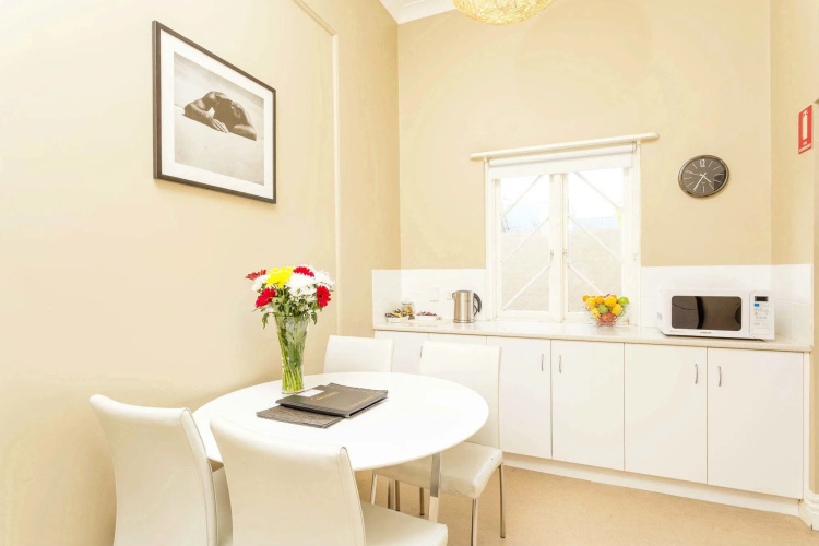 Globe Apartments