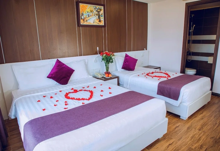 Deluxe Triple room with balcony and with city view