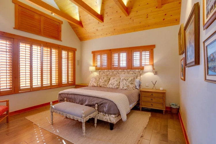 4 Bedrooms Cottage