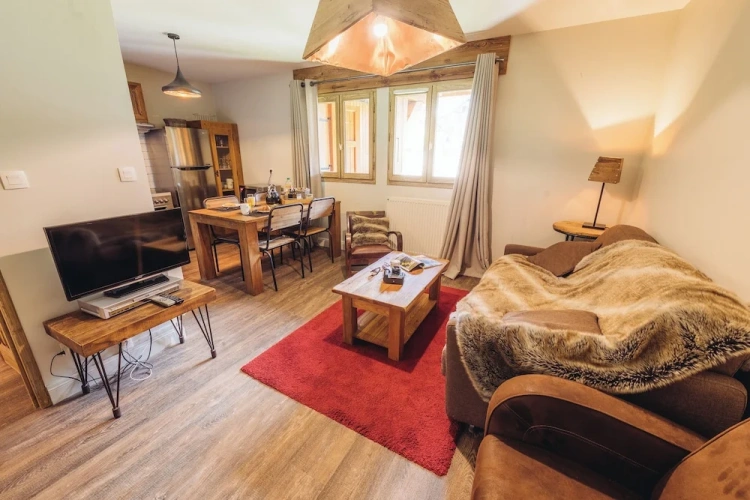 1 Bedroom Comfort Apartment with balcony and with mountain view