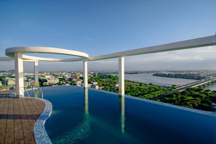 RHM Luxury Hotel And Suite