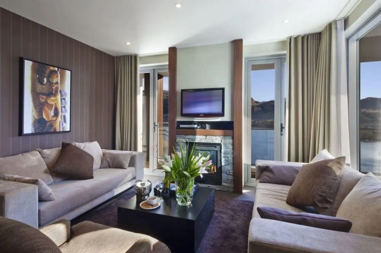 3 Bedrooms Apartment