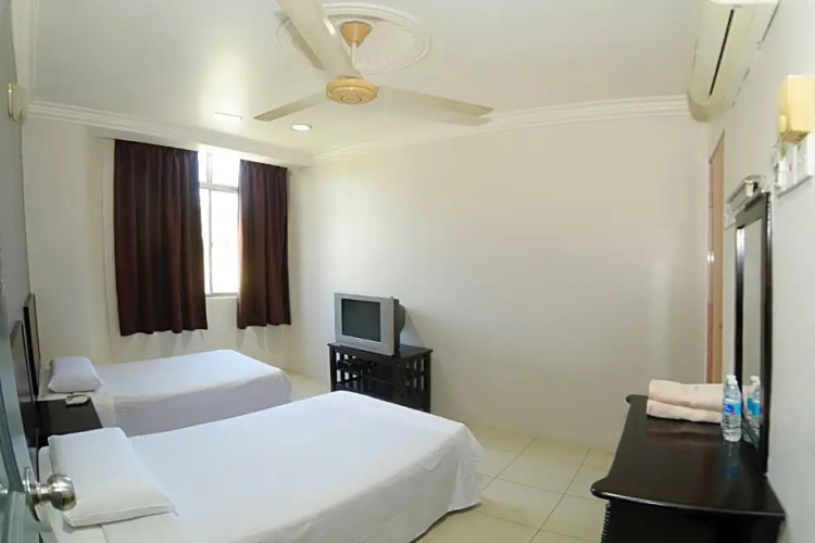 Poly Star Hotel