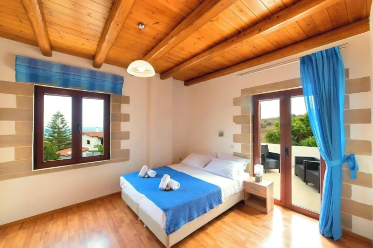 5 Bedrooms Villa with sea view