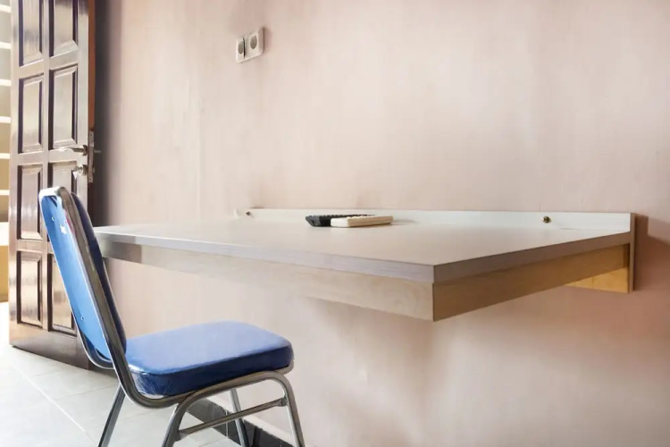 Adelia Residence By Oyo Room