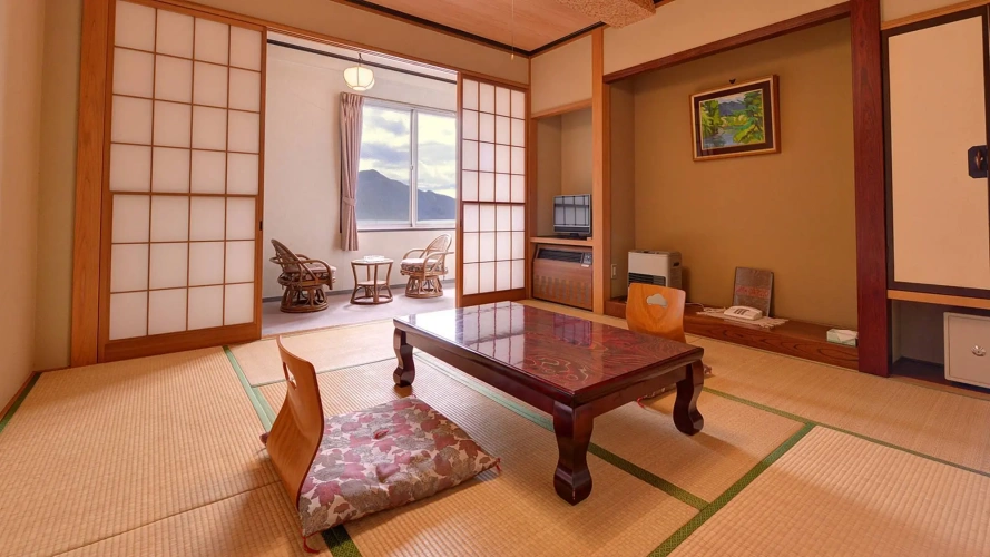 Standard room with lake view
