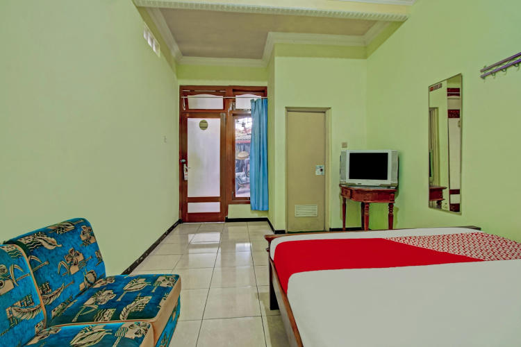 OYO 90031 Villa Papada