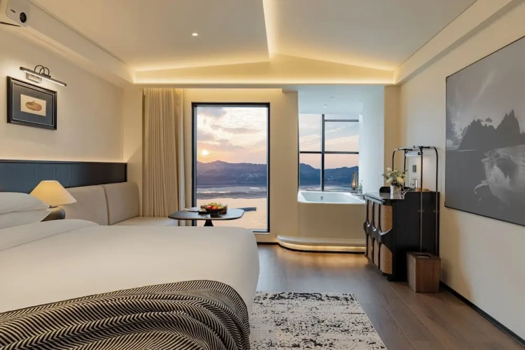 Luxury Double room with river view