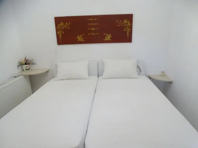 1 Bedroom Economy Studio with courtyard view