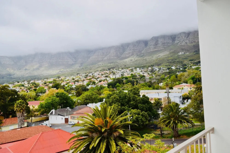 1 Bedroom Apartment With Table Mountain Views