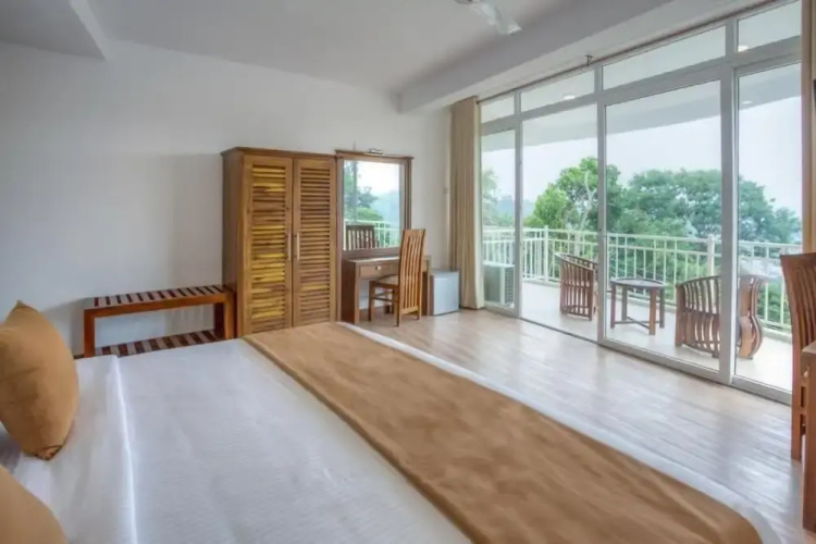 360 Lake View