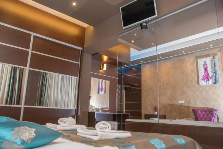 Hotel Crystal